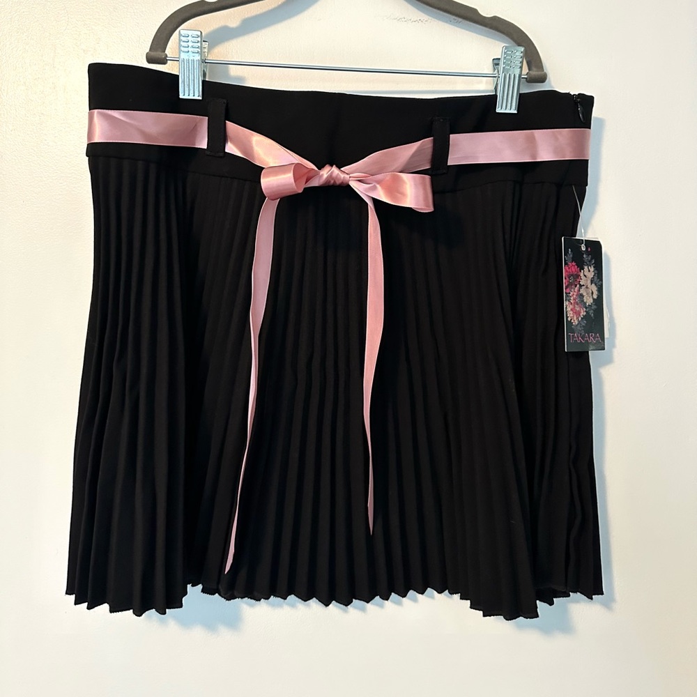 *NWT Black Pleated MiniSkirt